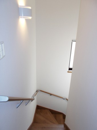 二階に水周りを新設、階段も架け替え二世帯住宅に 二階に水周りを新設、階段も架け替え二世帯住宅に